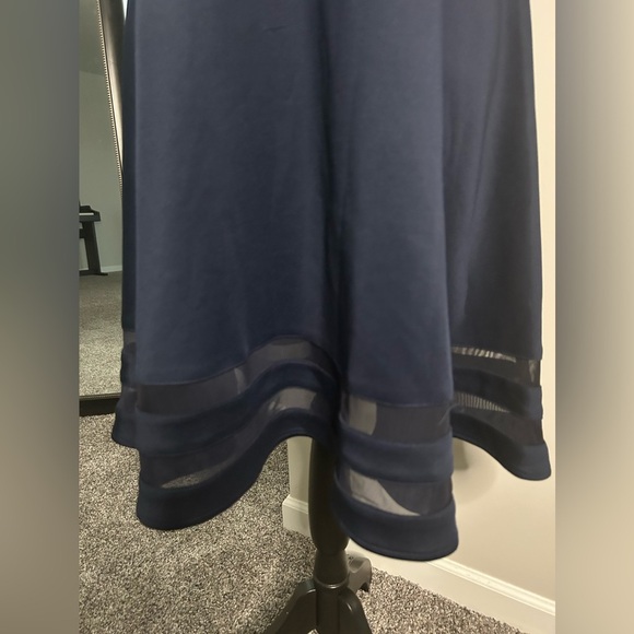 Lulu’s navy blue mini dress with mesh cutouts size large - Picture 6 of 14